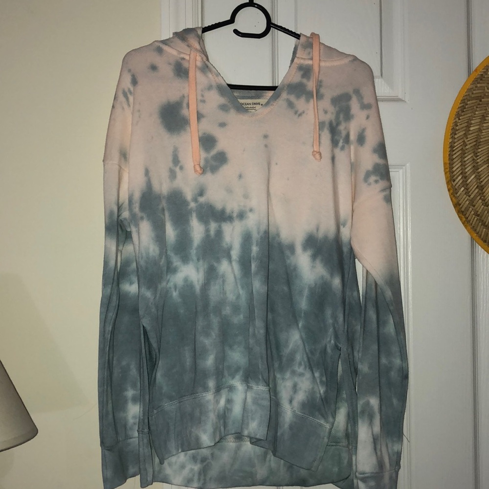 tie dye hoodie